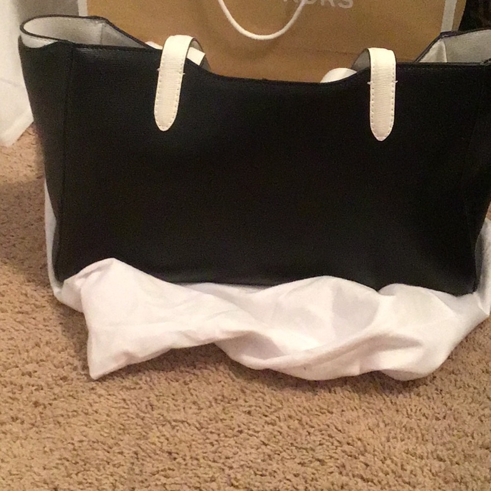 Bag - Picture 2 of 5